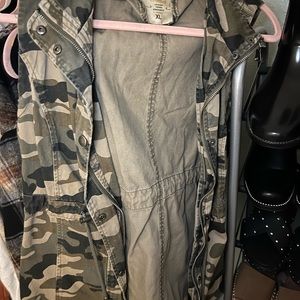 Camo size xl vest